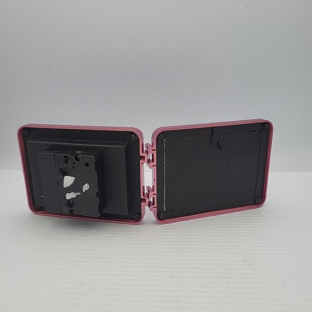 Clock‎ with picture frame pink